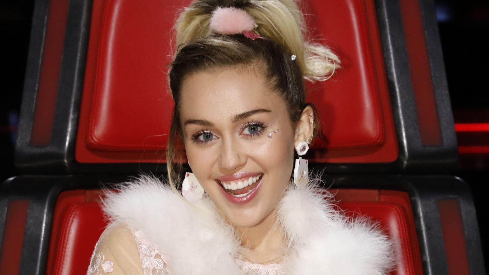 Miley Cyrus Is Officially Ditching Her Iconic Bleach Blonde Hair