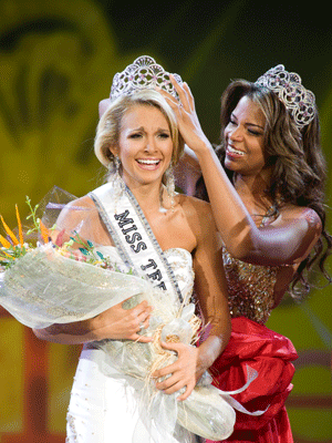 54db7c5c784a5_-_miss-teen-usa-crowning-1